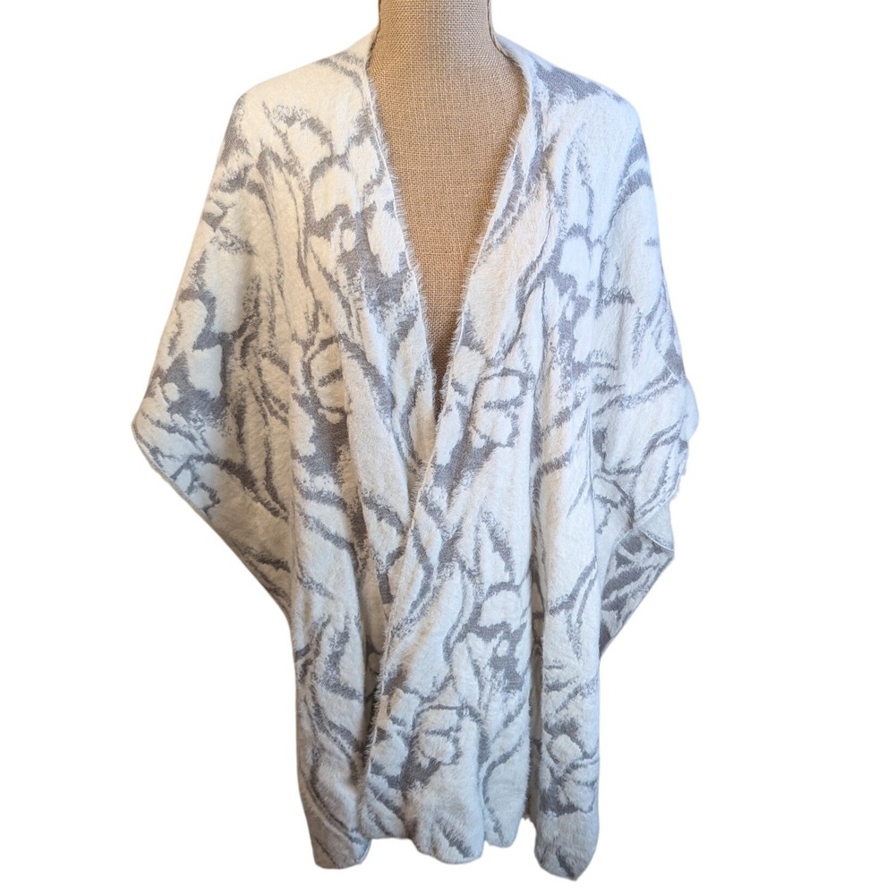 White House Black Market Thick Cozy Shawl Wrap‎ Ivory Grey Abstract Print One Sz